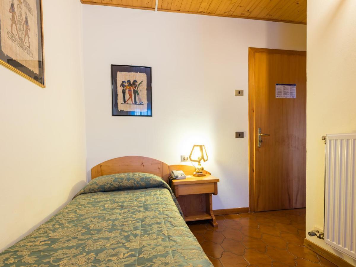 Albergo Dimaro Wellness Hotel Екстериор снимка