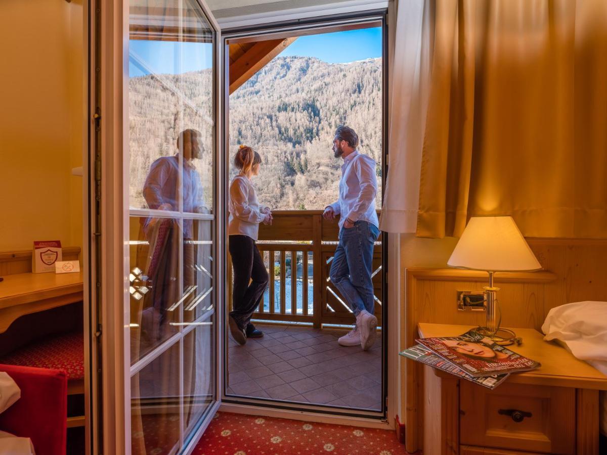 Albergo Dimaro Wellness Hotel Екстериор снимка