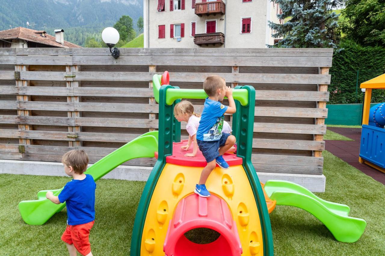 Albergo Dimaro Wellness Hotel Екстериор снимка