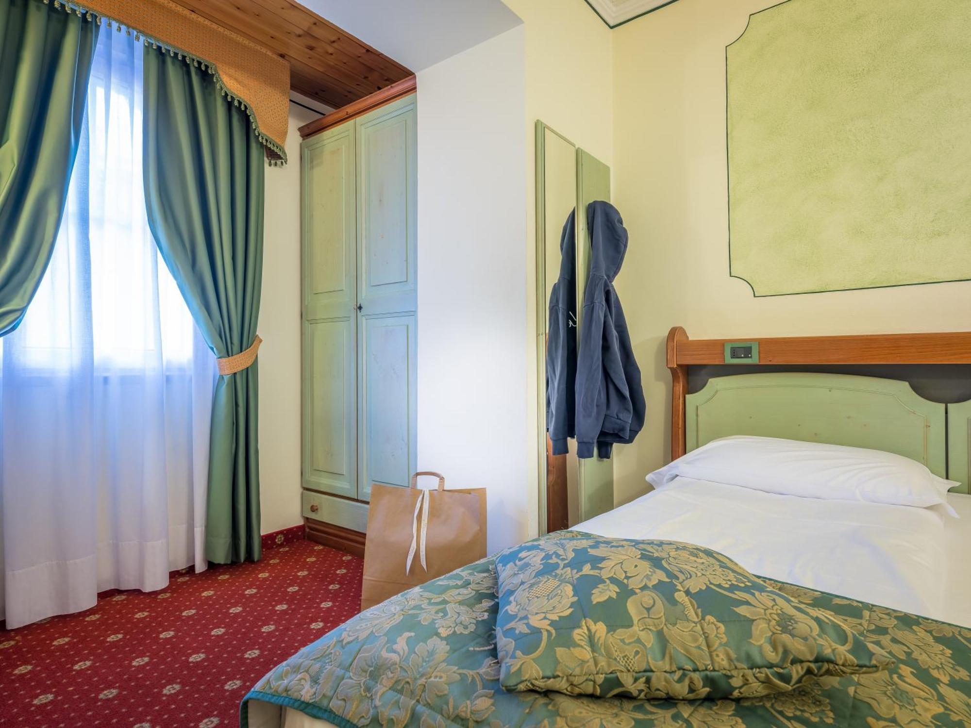 Albergo Dimaro Wellness Hotel Екстериор снимка
